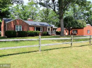 736 Hillcrest Dr, Staunton, VA 24401