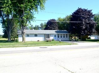 1136 Main St, Wrightstown, WI 54180
