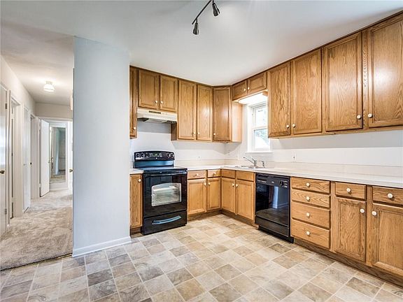 3rd image of 2406 Lasalle Dr
