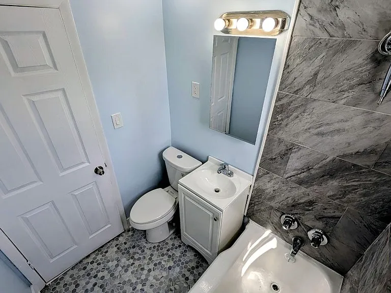 7315 S Kenwood Ave — Photo 22