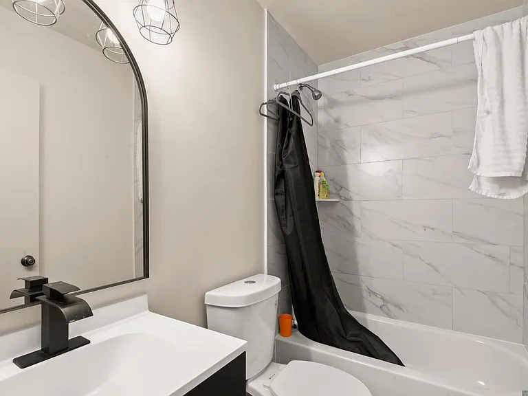 5240 Heritage Dr — Photo 5