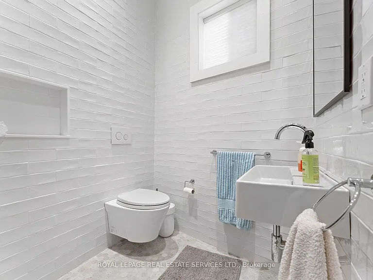 24 Mann Ave — Photo 21
