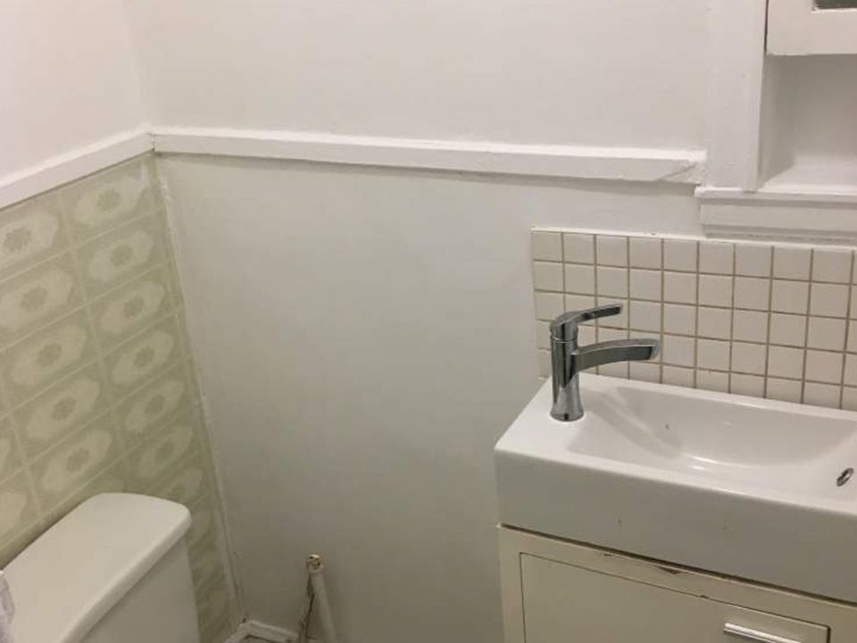 1st image of 65 SW Eetland Ave #11526685