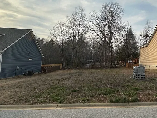 174 Page Creek Blvd, Landrum, SC 29356