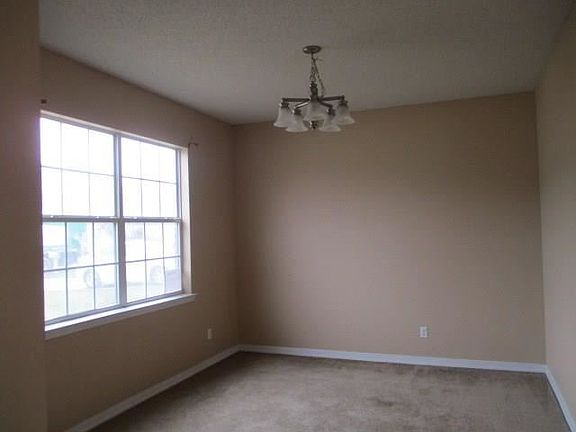 4th image of 493 J J Ln
