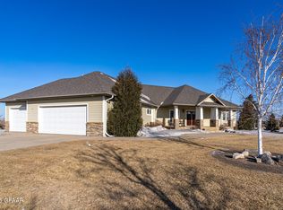 825 Ridgeview Rd NE, Thompson, ND 58278