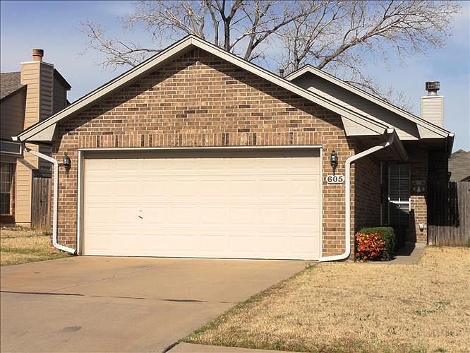 1st image of 605 Stoneridge Dr