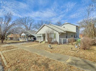 1123 E 9th St, Okmulgee, OK 74447