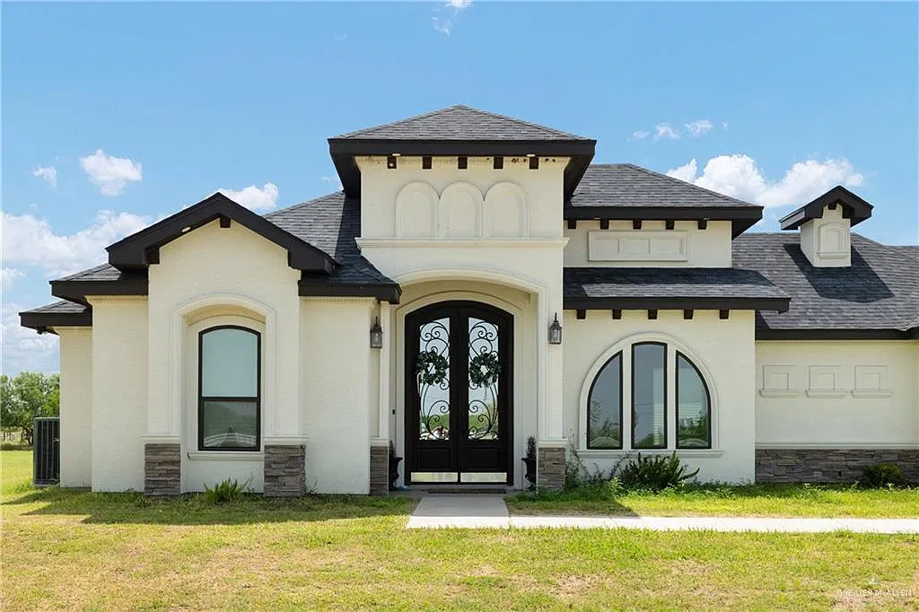 3 bed, 2.5 bath, 1967 sqft, $4,000 — Photo 2
