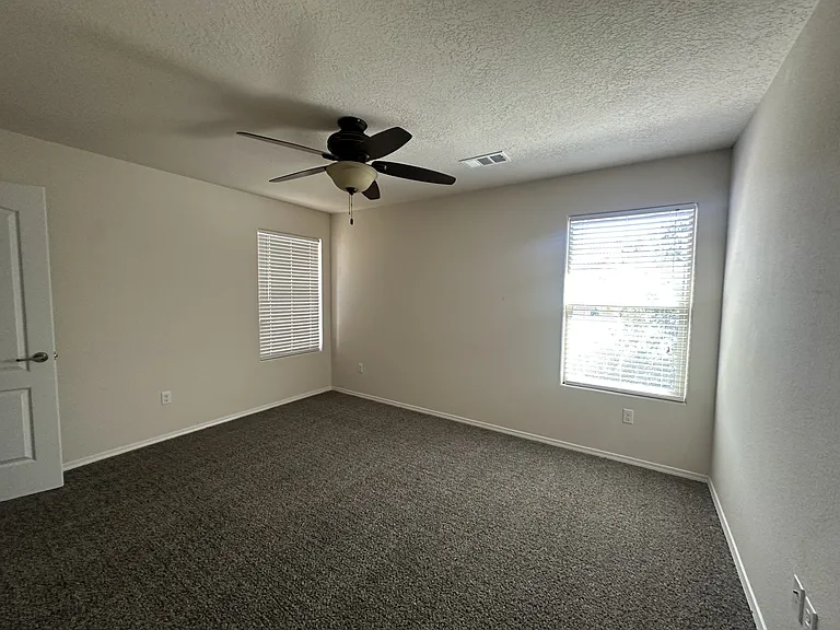 10809 Fort Point Ln NE — Photo 12