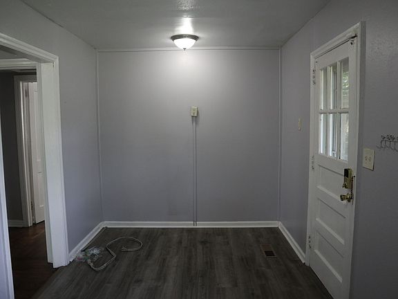 2nd image of 624 Beverly Dr
