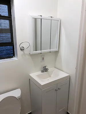 Rented by Skyline Realty LLC II | media 9