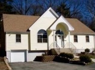 14 Squanto Rd, Peabody, MA 01960