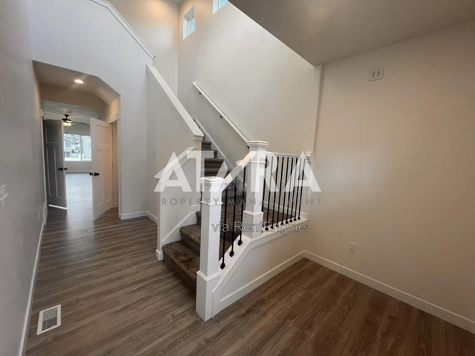 4 bed, 3.5 bath, 3418 sqft, $2,875 — Photo 4