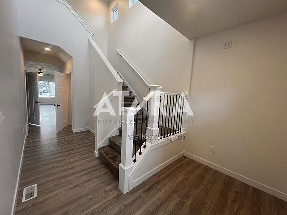 4th image of 4223 E Center Point St