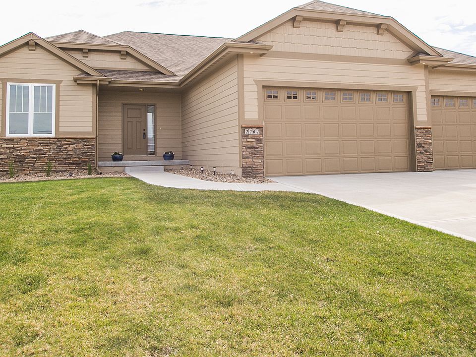1st image of 2201 Hearthstone Cir SW