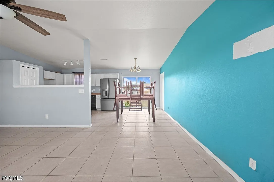 3 bed, 2.0 bath, 1176 sqft, $1,900 — Photo 4