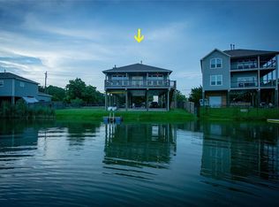 1105 E Meyer Rd, Seabrook, TX 77586