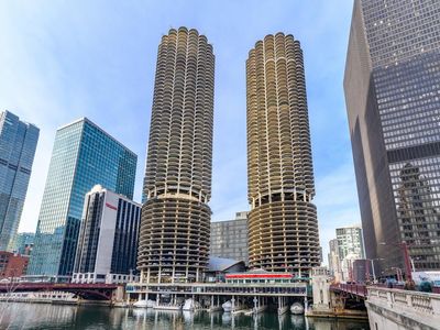 300 N State St APT 4911, Chicago, IL, 60654