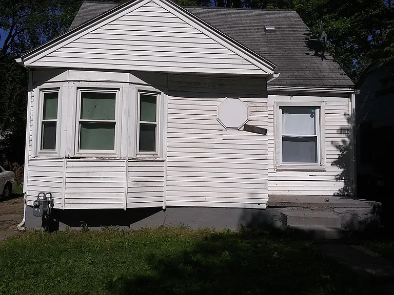 18171 Fielding St — Photo 1