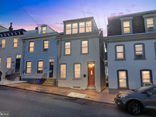 205 Hermit St, Philadelphia, PA 19128