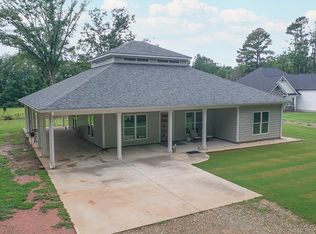 807 Fairforest Dr, Greenwood, SC 29646