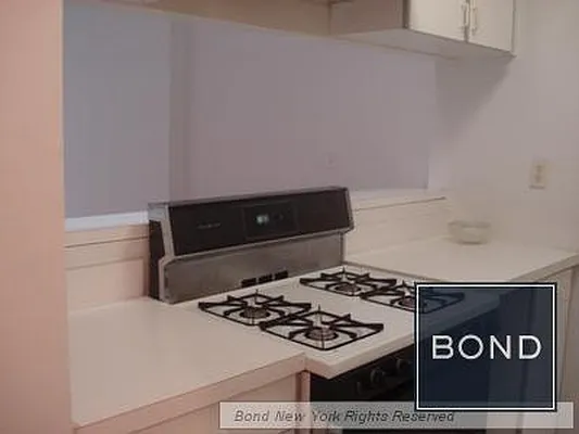 Rented by Bond New York | media 12