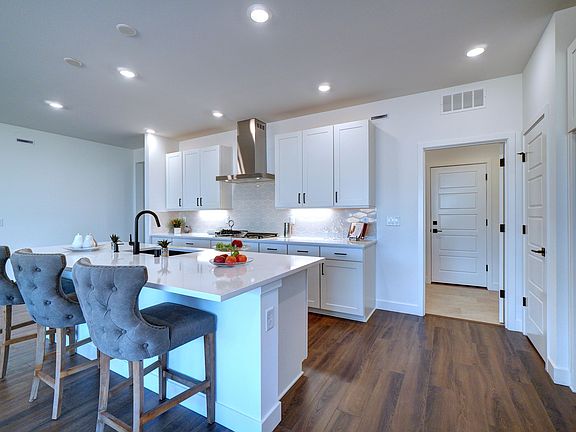 Kitchen in Homesite 8033