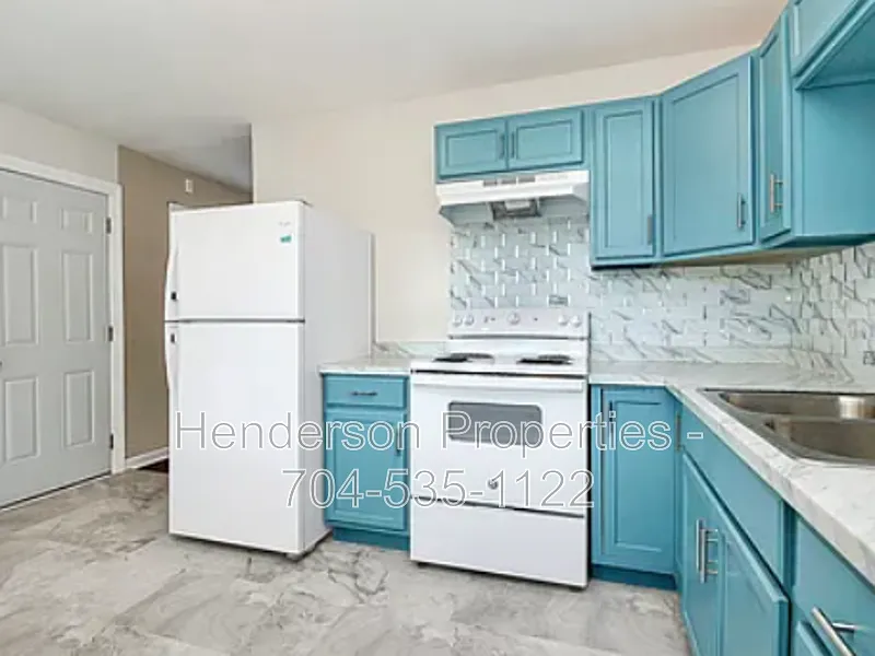 3 bed, 1.0 bath, 962 sqft, $1,395 — Photo 3