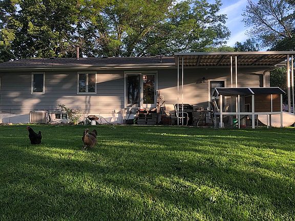 2nd image of 136 Meadow Ln
