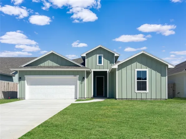 130 Broad Oak Dr, Rockport, TX 78382