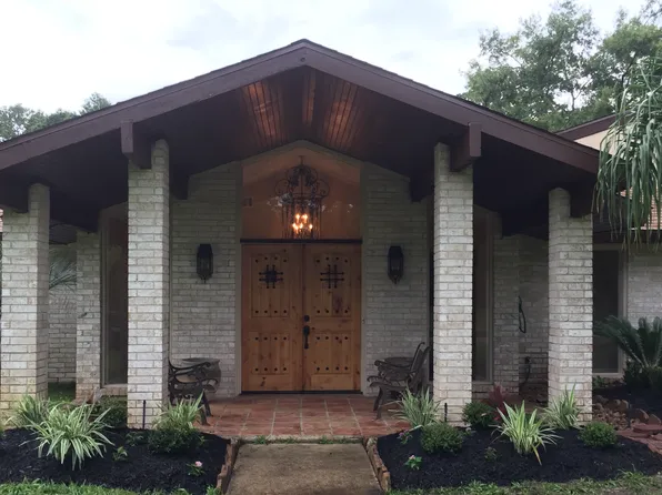 1003 Oak Leaf Ave, La Porte, TX 77571