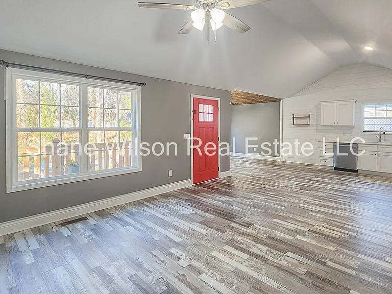 1412 Stevenson Dr — Photo 6
