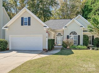 2812 Huckleberry Hill Dr, Fort Mill, SC 29715