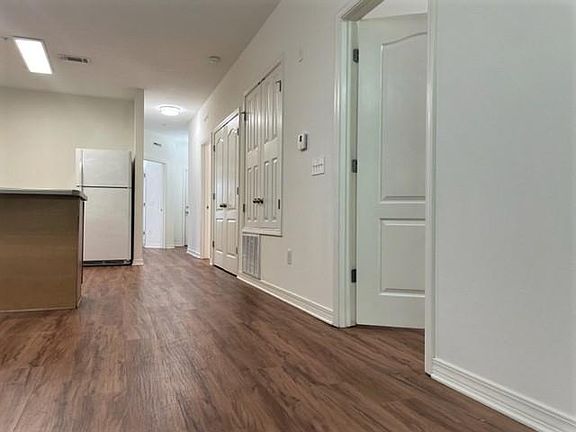 5th image of 4672 Crossing Ct APT 102