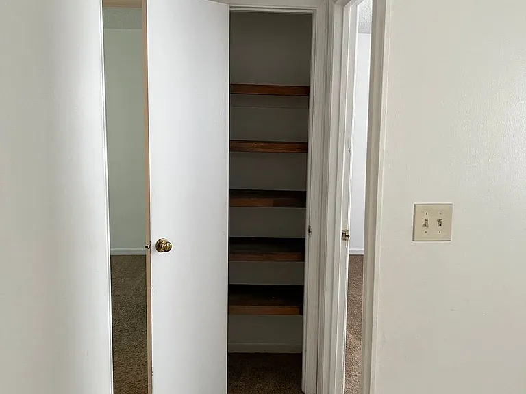 4345 Oakwood Rd — Photo 7