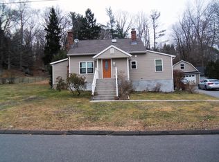 332 Porter Ave, Middlebury, CT 06762