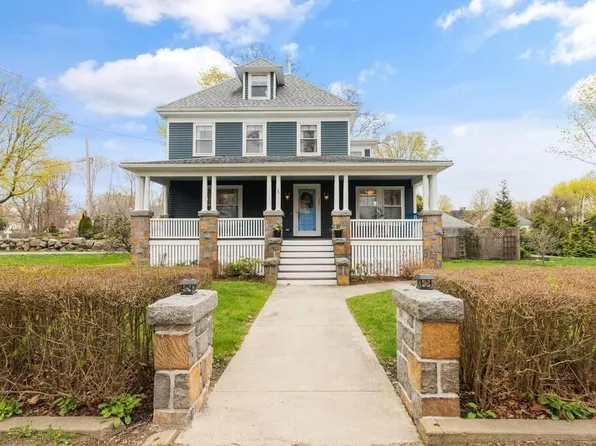 104 Main St, Rockport, MA 01966