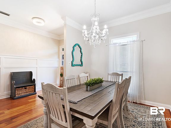 3rd image of 9102 Parliament Cir