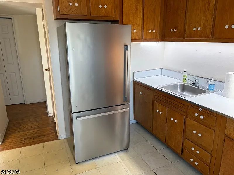 3 bed, 1.5 bath, $2,450 — Photo 4