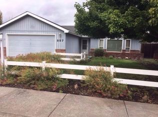 887 Forest Glen Dr, Central Pt, OR 97502