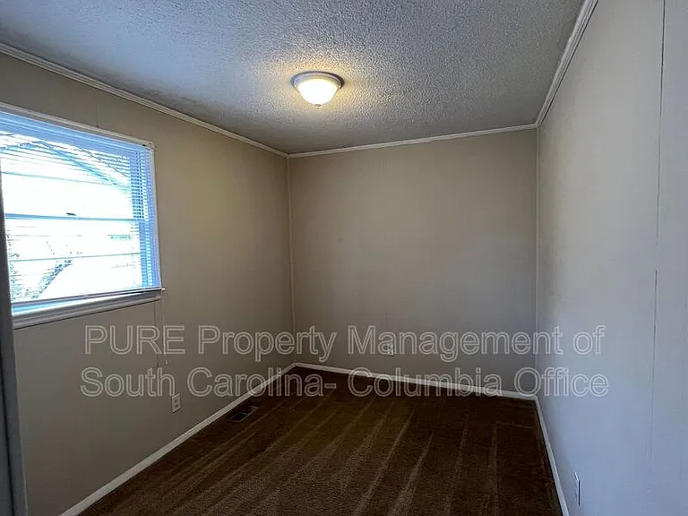 996 Chester St — Photo 19