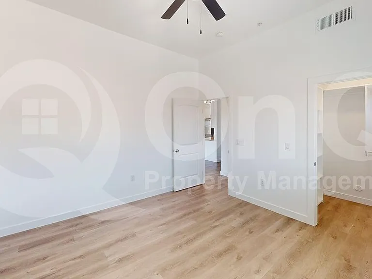 9160 N 67th Ave #207 — Photo 8