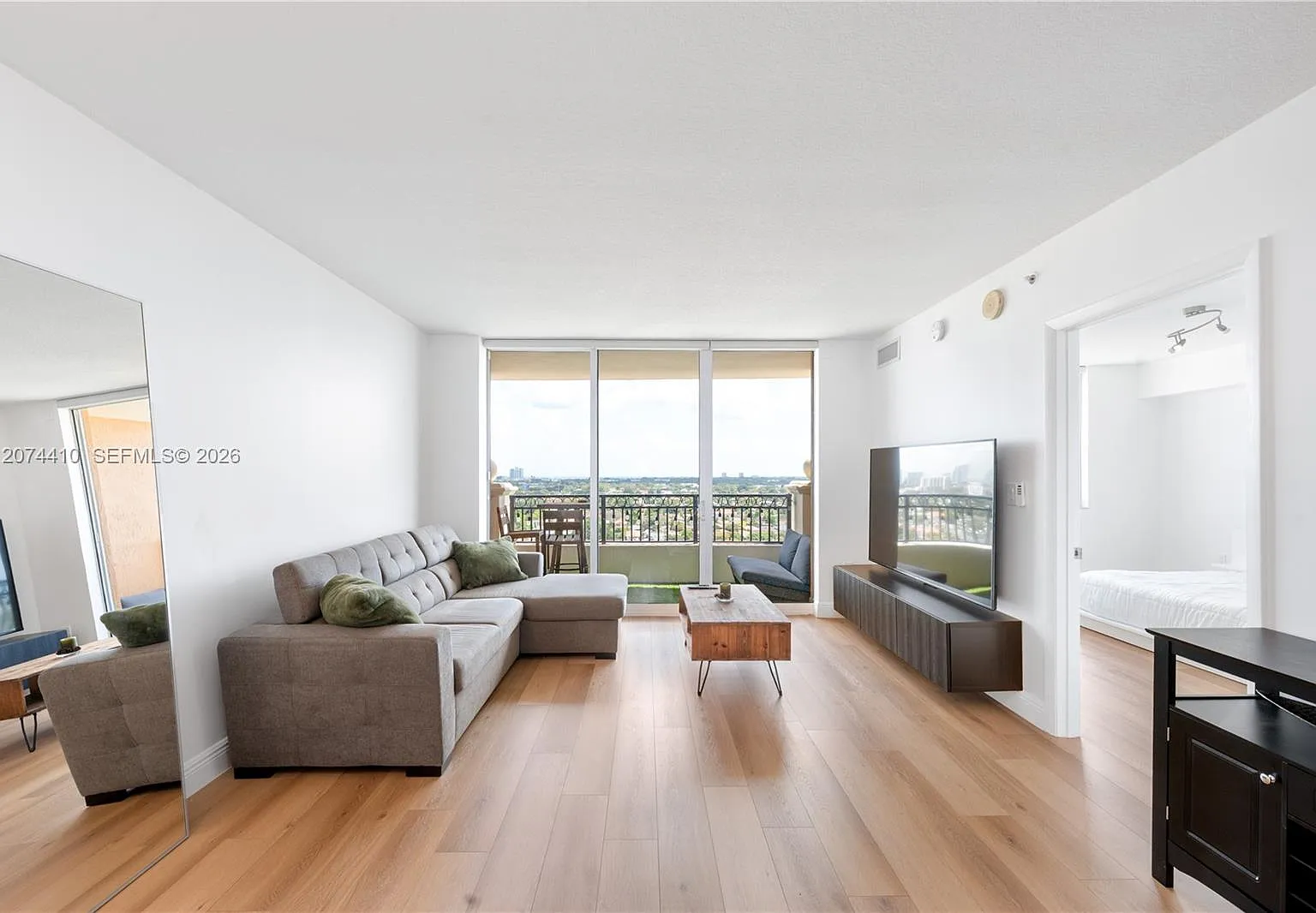 Gables Marquis Condo — Photo 1