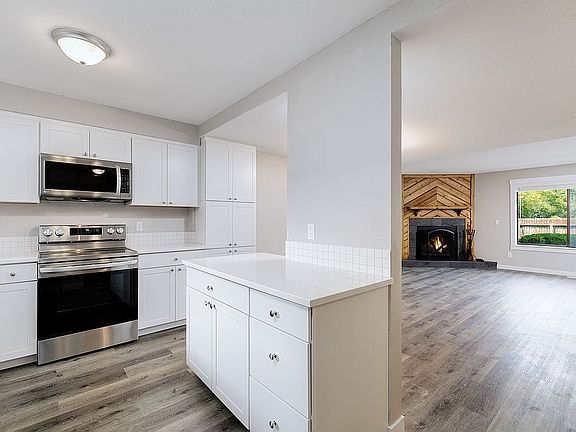 4th image of 3031 S Betsy Ross Ln