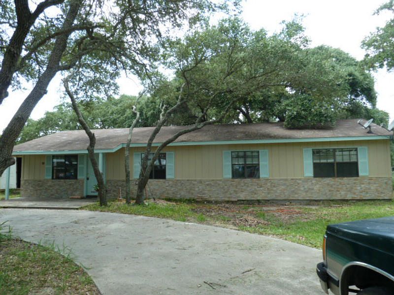 1st image of 925 Dallas St