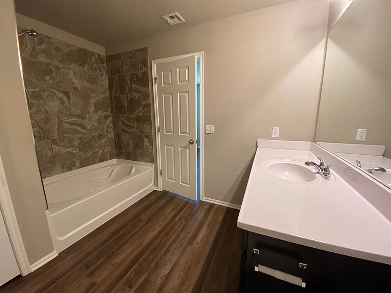 4517 Hunter Blvd — Photo 19