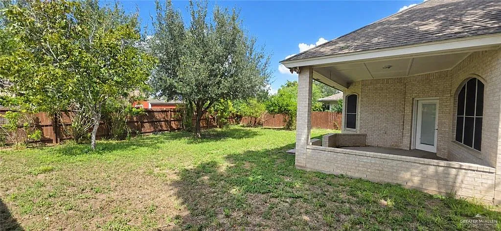 3 bed, 2.5 bath, 2123 sqft, $2,250 — Photo 3