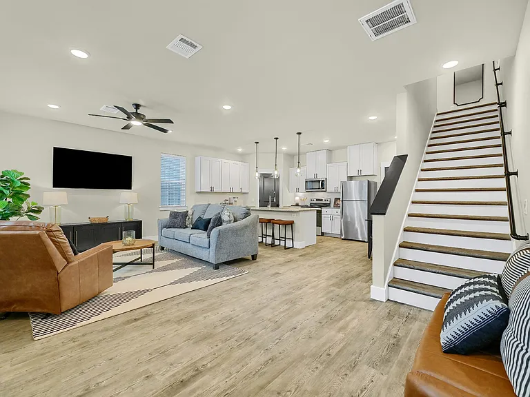 Rockcrest (3 Bed 2.5 Bath) Open Layout