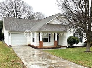 917 Doris Ray Ct, Charlotte, NC 28216